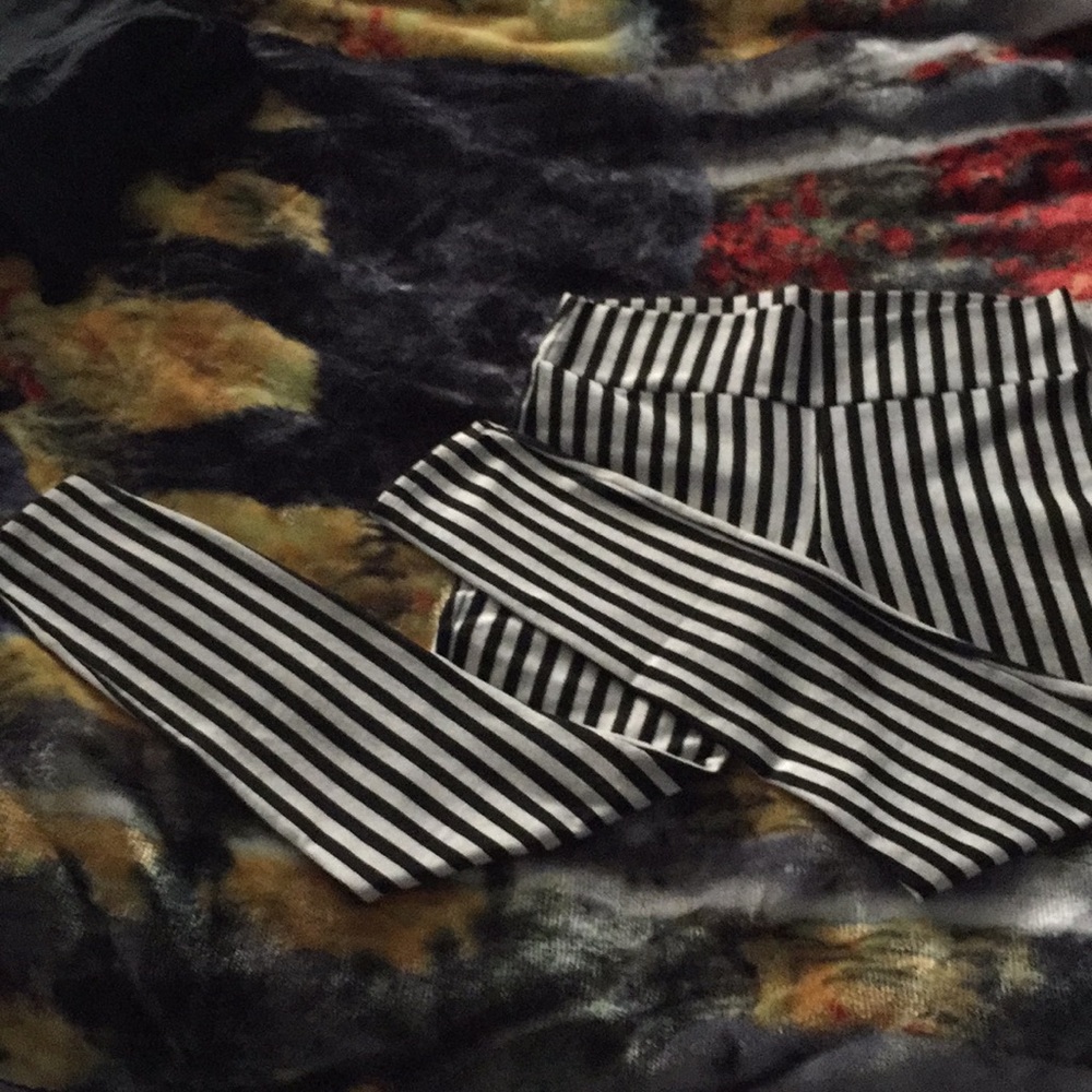 Bebe striped leggings